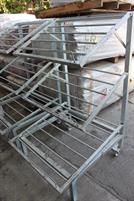 SCAFFALI ESPOSITORI PER FRUTTA/VERDURA RIPIANI INCLINATI