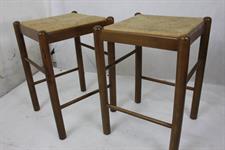 LOTTO 2 SGABELLI IN LEGNO