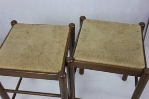 LOTTO 2 SGABELLI IN LEGNO