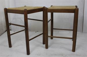 LOTTO 2 SGABELLI IN LEGNO