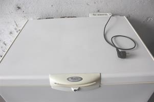 CONGELATORE A POZZO WHIRPOOL 20 KG CON RUOTE