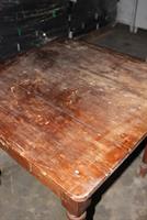 TAVOLO IN LEGNO QUADRATO CON CASSETTO(NO ALLUGABILE)