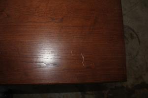 TAVOLINO BASSO IN LEGNO - QUADRATO GAMBE LAVORATE