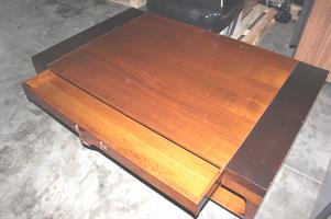 TAVOLINO BASSO GRANDE IN LEGNO CON CASSETTO