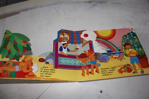 LIBRO CARTONATO 3D IN SPIAGGIA