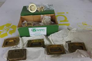 MANIGLIE IN OTTONE MM75 di Pam (4 rettangolari 5 tonde incasso)