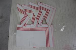 TOVAGLIA TONDA DA 6 COPERTI CON TOVAGLIOLI