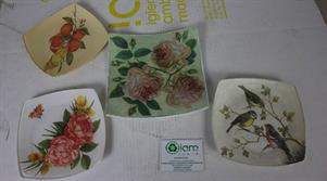 SET 4 PIATTINI IN VETRO LAVORATI A MANO CON TECNICA DECOUPAGE