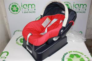 SEGGIOLINO ROSSO CON BASE ISOFIX PEG PEREGO