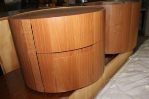 COPPIA DI COMODINI CON CASSETTI IN LEGNO