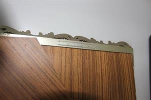 CORNICE IN METALLO ARGENTATO MIS. 27 X21 CM